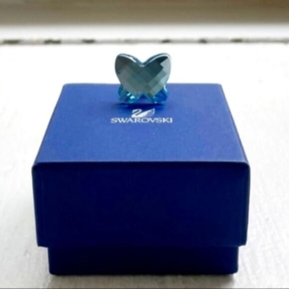 Swarovski Crystal Blue Butterfly pin/Brooch with box 3.1  x  2 cm stunning - Picture 4 of 7